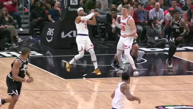 哈特四分卫长传 托平不负众望扣篮得手