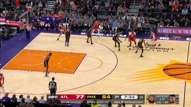 强硬进攻简直无解 卡佩罗挂人上篮依旧打成2+1