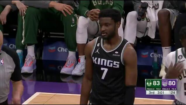 雄鹿vs国王第3节中文解说回放