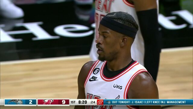 反击快攻长驱直入 巴特勒强硬突破面对哈里斯打成2+1