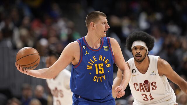 约基奇vs骑士集锦 砍下28+15+10关键助攻锁定胜局