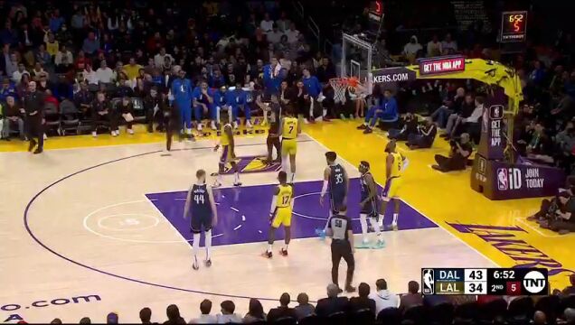 NBA常规赛：独行侠vs湖人中文解说全场回放