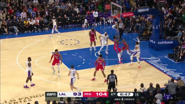 龟眉连线稳定发挥 威少助攻浓眉空接打进