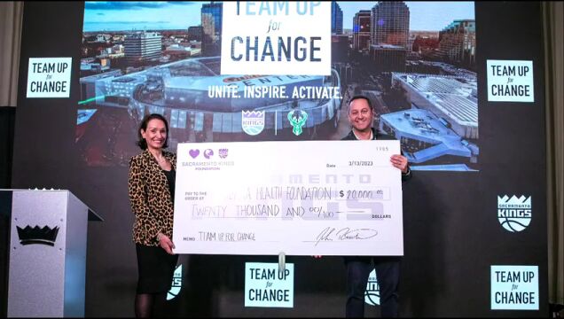 雄鹿vs国王第3节英文原声回放