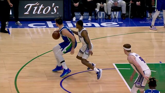 依旧无所不能 东契奇漂移抛投潇洒写意