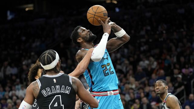 艾顿vs马刺集锦 内线翻江倒海砍下19+11两双入账