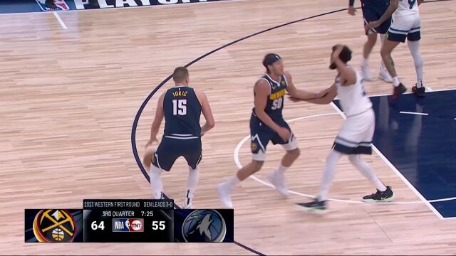 连珠炮强势开火 约基奇连续两记三分打进扩大分差