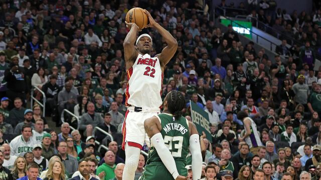 热火vs雄鹿精华纯享 巴特勒42分 热火4-1逆天改命完成黑八奇迹