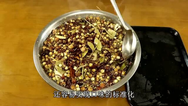 南京盐水鸭白卤水配方 盐水鸡的正宗做法 盐水鸭怎么做好吃窍门