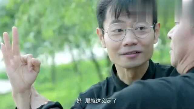 我们的中学时代:俩人这是在干嘛