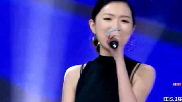 美女演唱张杰歌曲《闹啥子嘛闹》,谢娜忍不住上台合唱