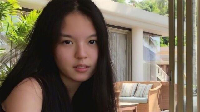 李咏16岁女儿晒性感比基尼照,大秀好身材,风格大胆引网友热议