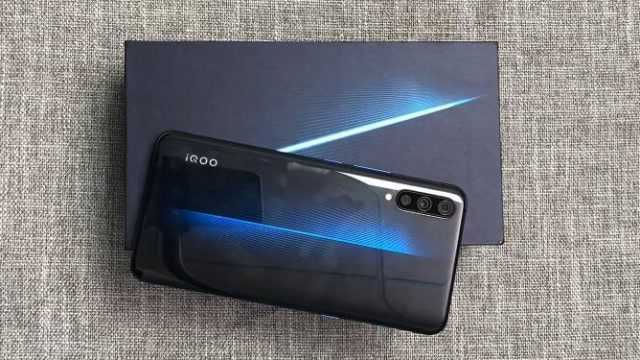 2998的vivo iQOO开箱:我的天呐,终于知道为什么大家喜欢买vivo了!