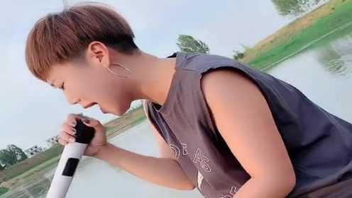 民间女歌手一首《相思的债》，经典歌曲，听一遍就忘不了！