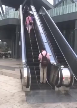 佛系搭电梯,感觉到了自然会上去了,看完不准笑!