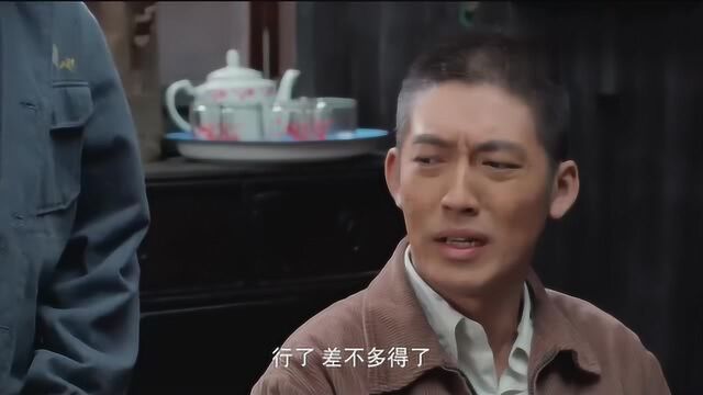 黄哆成了家里的老大,带领弟弟妹妹接受被送养的事实,无奈之举