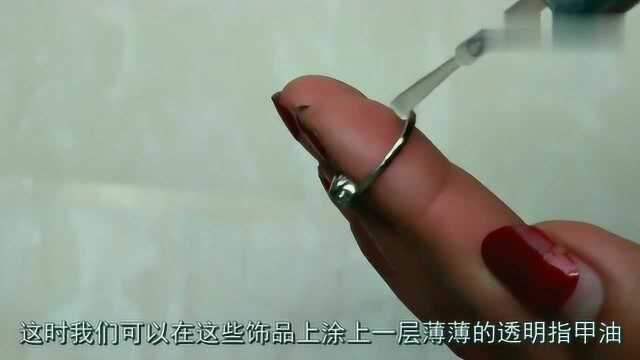 你家有透明指甲油吗?没想到还有那么厉害的用途,我也是刚知道