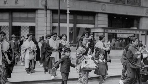 1945年，日本移民在中国东北展开大逃亡，一路上倒毙的人不计其数