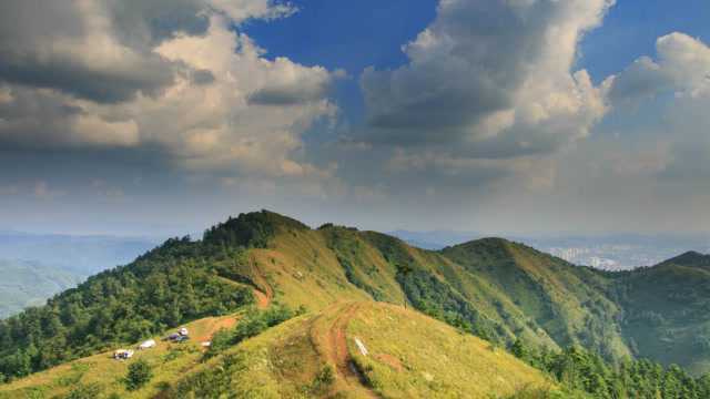 登昆明摩天岭,才知道这里是户外、越野爱好者的天堂,风景太美了