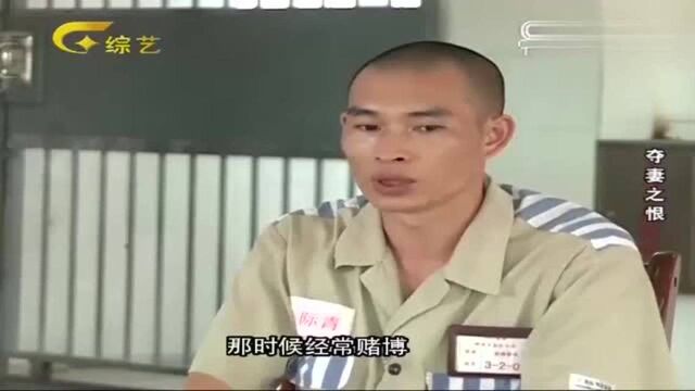 男子找到女网友,猴急的开了房上床,不料收到妻子和别人上床照片