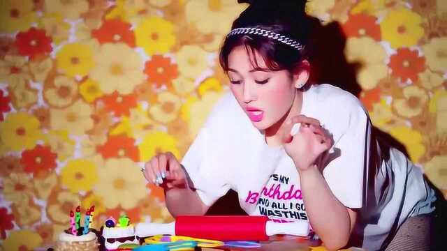 韩国美女 全昭弥 Somi 出道曲《Birthday》