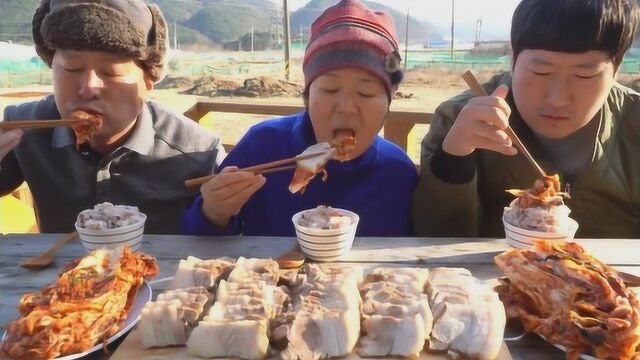 中文字幕:韩国吃播兴森一家人,吃五花肉配新鲜泡菜,大口吃得太香了