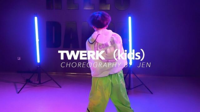 专业范十足!HELLODANCE带来少儿街舞《Twerk》,自信有态度