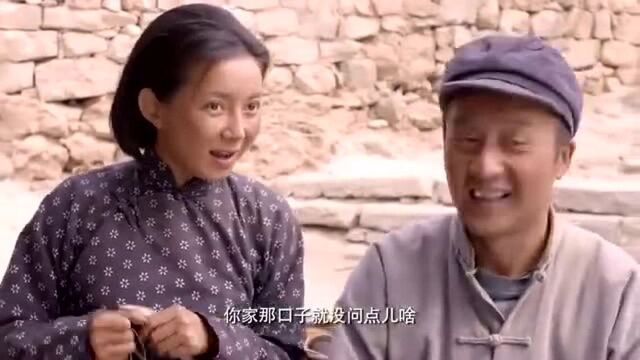 人体体温适合发烟芽,农民都把烟苗捂肚子晒太阳,个个都像大肚婆