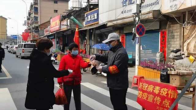 合肥:中风险地区的瑶海区,防控压力很大,小区守门人力度不减