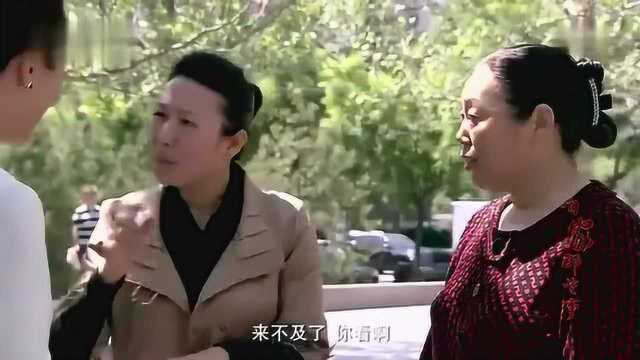 大姐婚庆公司还没有活,正好碰上朋友儿子结婚,直接免费帮人干了