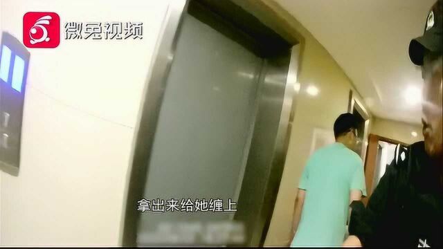 女子割腕流血不止,随时都有生命危险,民警紧急开路送医