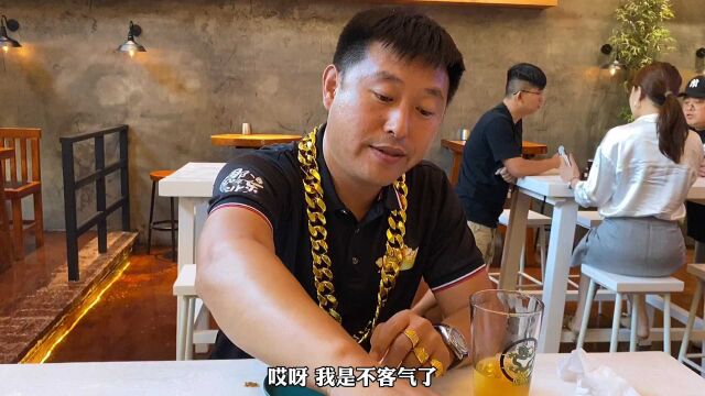 探店哈尔滨啤酒屋,37款啤酒都是现打的,来他家不为别的只为喝酒