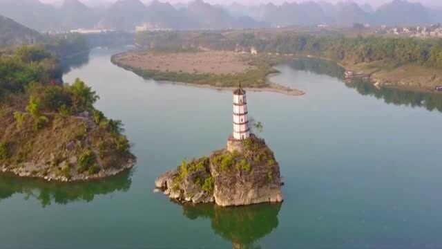 广西有座神奇的归龙塔,不管从哪个方向看,它都会向着你倾斜