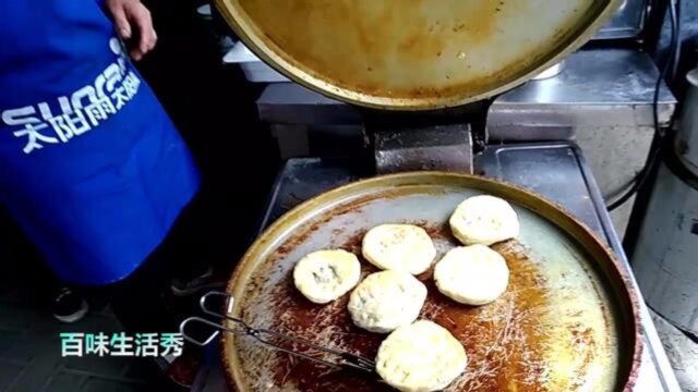 大别山的地方美食”天香菜饼“,出了这个地方就再也吃不到了