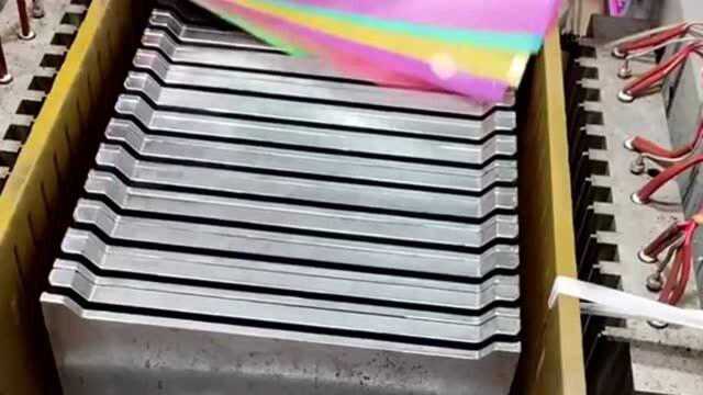 原来文件夹就是这么制作的,一个萝卜一个坑,哪一个放错了也做不成!