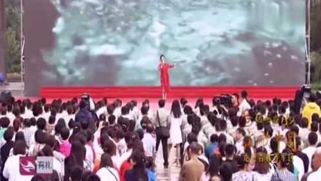 周昕深情演唱《边疆的泉水清又纯》,人美歌动听!