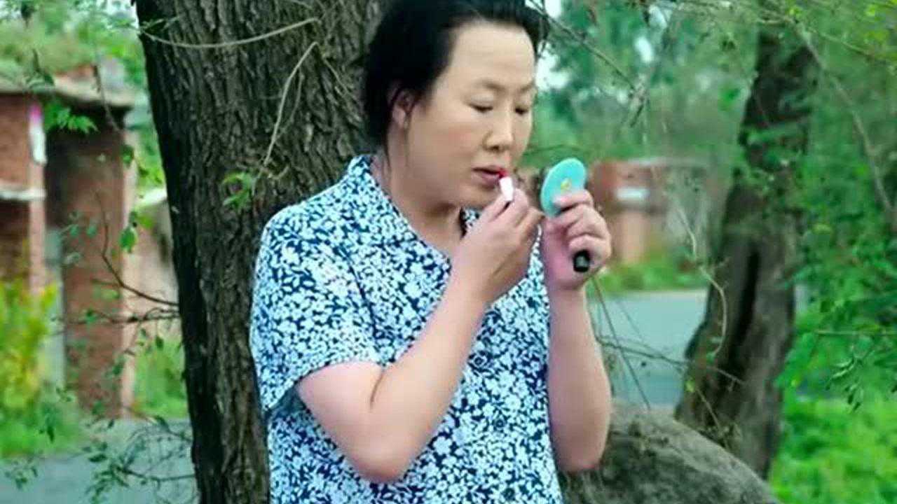 刘能媳妇抹口红把刘能给看直眼了又回到当初那个时候了