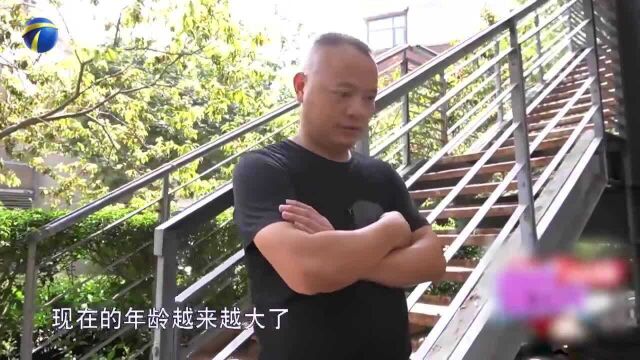 男子刚上台就支支吾吾,被赵川质问才坦白,原来他做过这些事!