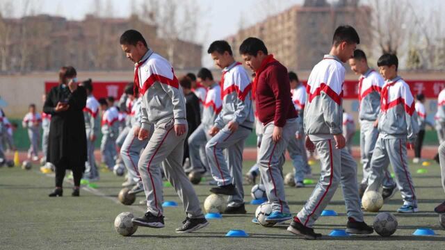 听说过“零点体育”吗?这所小学为了它推迟文化课