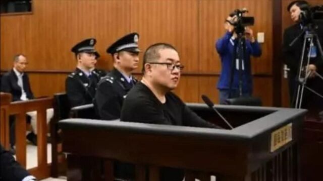 孙小果被执行死刑后,其母亲忏悔:我很矛盾,但我确实溺爱他