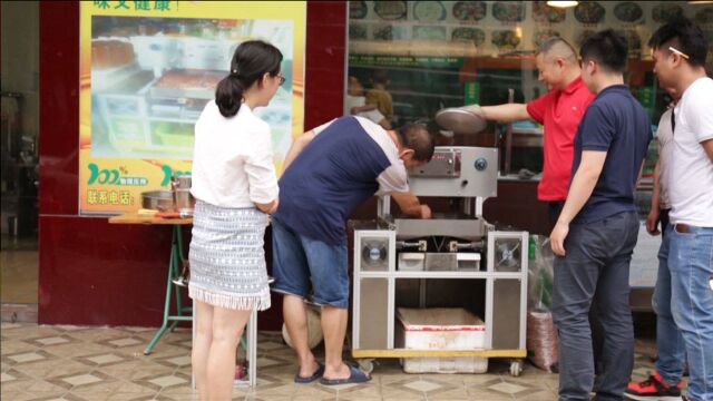 榨油快到“行如流水”?牛人发明榨油机,纯正美味1天能榨400斤