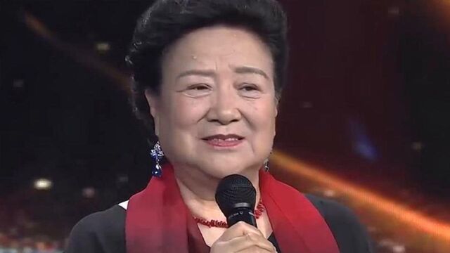 75岁退休教师上央视,竟是江涛儿时教师,演唱歌曲惊艳全场