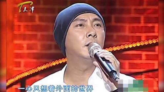 张卫健做客今夜,重操唱歌老本行,带来一曲新歌《月圆了》