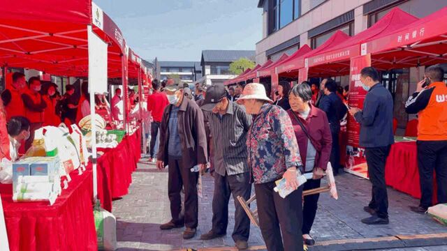 果然视频|家门口养老!青岛40处镇级居家社区养老服务中心开业