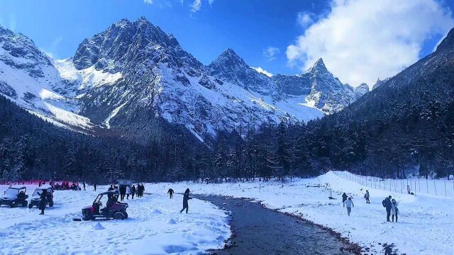 成都出发3小时到,一天来回赏川西雪景,阿坝理县毕棚沟已是冰雪世界,雪山海子超美,毕棚沟冬季攻略