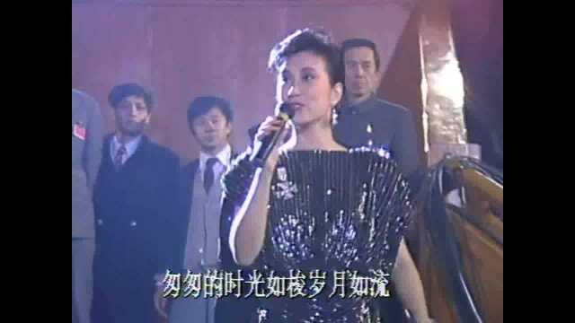 汪明荃85新春演唱《问候你朋友》,美妙歌声深深感染现场观众