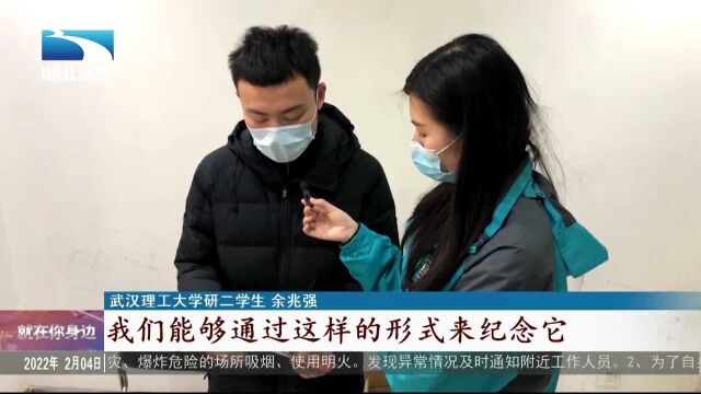 90后小伙用手绘和模型 记录武汉公交变迁