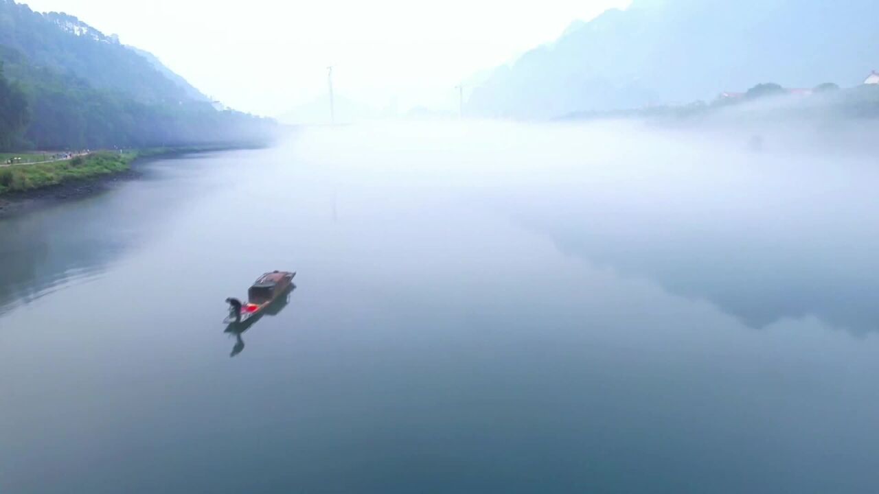 (电视通稿ⷥ›𝥆…ⷧ侤𜚩广西天峨:云海环城 青山半隐