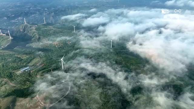 【“飞阅”中国】雨后初霁中条山 云海奔腾似潮涌