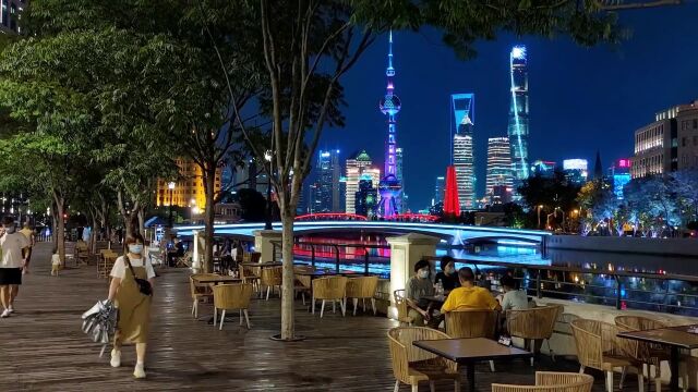 苏州河畔拍夜景,千万不要错过梦幻的蓝调时刻 | 晨镜头